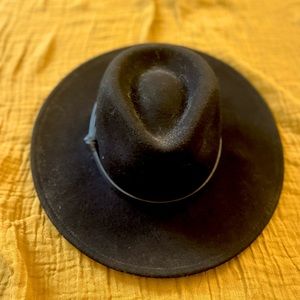 Carly Jean Los Angeles Black Hat